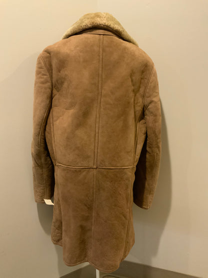 Kingspier Vintage - Joe Feller lambskin coat with shearling collar and lining, button closures and slash pockets. Size 42