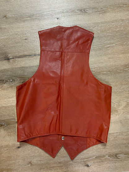 Kingspier Vintage - Rival rust leather vest with snap closures and patch pockets.