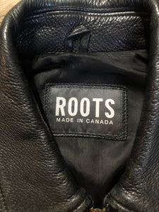 Kingspier Vintage - Roots black pebbled leather jacket with two vertical zip pockets and one zip pocket on the chest. Made in Canada. Size medium.