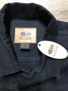 Kingspier Vintage - International Denim black denim jacket with button closures, two vertical pockets, two flap pockets and two inside pockets. Made in Canada. Size XXXL. 