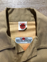Load image into Gallery viewer, Kingspier Vintage - GWG (Great Western Garment Co.) “Nev’r-press” 1970’s western style denim jacket in tan with snap closures and two flap pockets. Made in Canada. Size 40Lrg.
