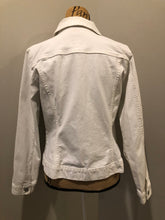 Load image into Gallery viewer, Kingspier Vintage - Gap stretch denim jacket in white with button closures and two flap pockets on the chest. Size large.
