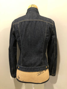 Kingspier Vintage - Gap denim jacket in a dark wash with pleated detail down the front, button closures, two vertical pockets, two flap pockets on the chest and two inside pockets. Size medium.