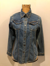 Load image into Gallery viewer, Kingspier Vintage - Hard Rock Cafe denim work shirt style jacket in a “dirty wash” with snap closures, flap pockets, “Hard Rock Cafe” is stitched above the pocket and &quot;Chicago&quot; is stitched on the cuff. Size small.

