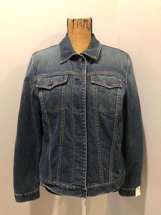 Kingspier Vintage - Gap denim jacket in a “dirty wash” with a colourful 100% lambswool lining, quilted lining in the arms, button closures and two flap pockets on the chest. Size large.