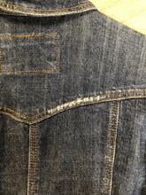 Load image into Gallery viewer, Kingspier Vintage - D Denim jacket in faded medium wash denim with whiskering on the sleeves, button closures and flap pockets on the chest. Size medium.
