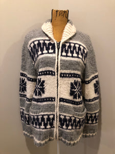Kingspier Vintage - Cowichan style hand knit wool zip cardigan in white, grey and navy with floral design, zipper and pockets.