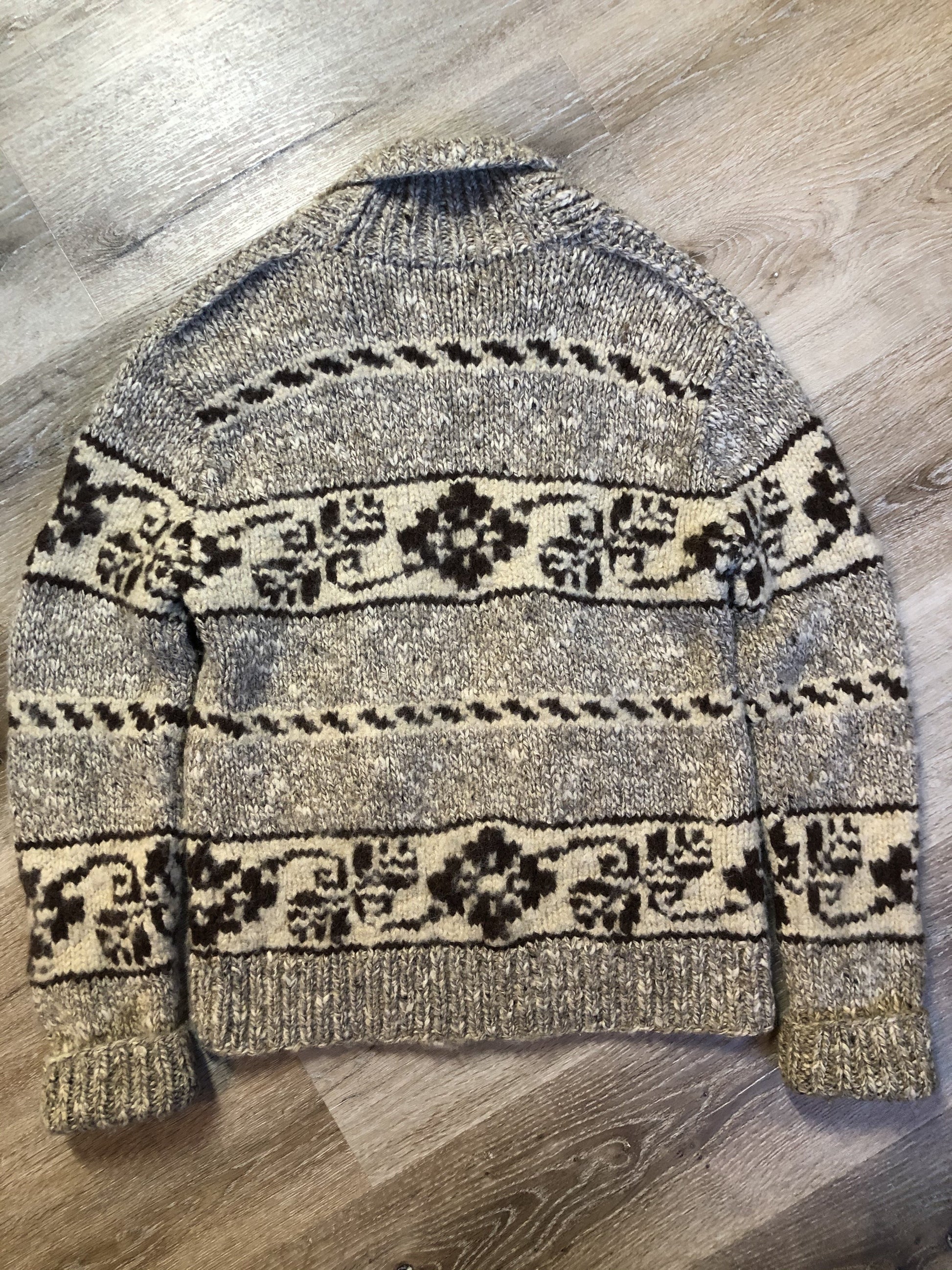 Kingspier Vintage - Cowichan style pullover sweater in grey, beige and dark brown with floral design and collar. Size medium/ large.