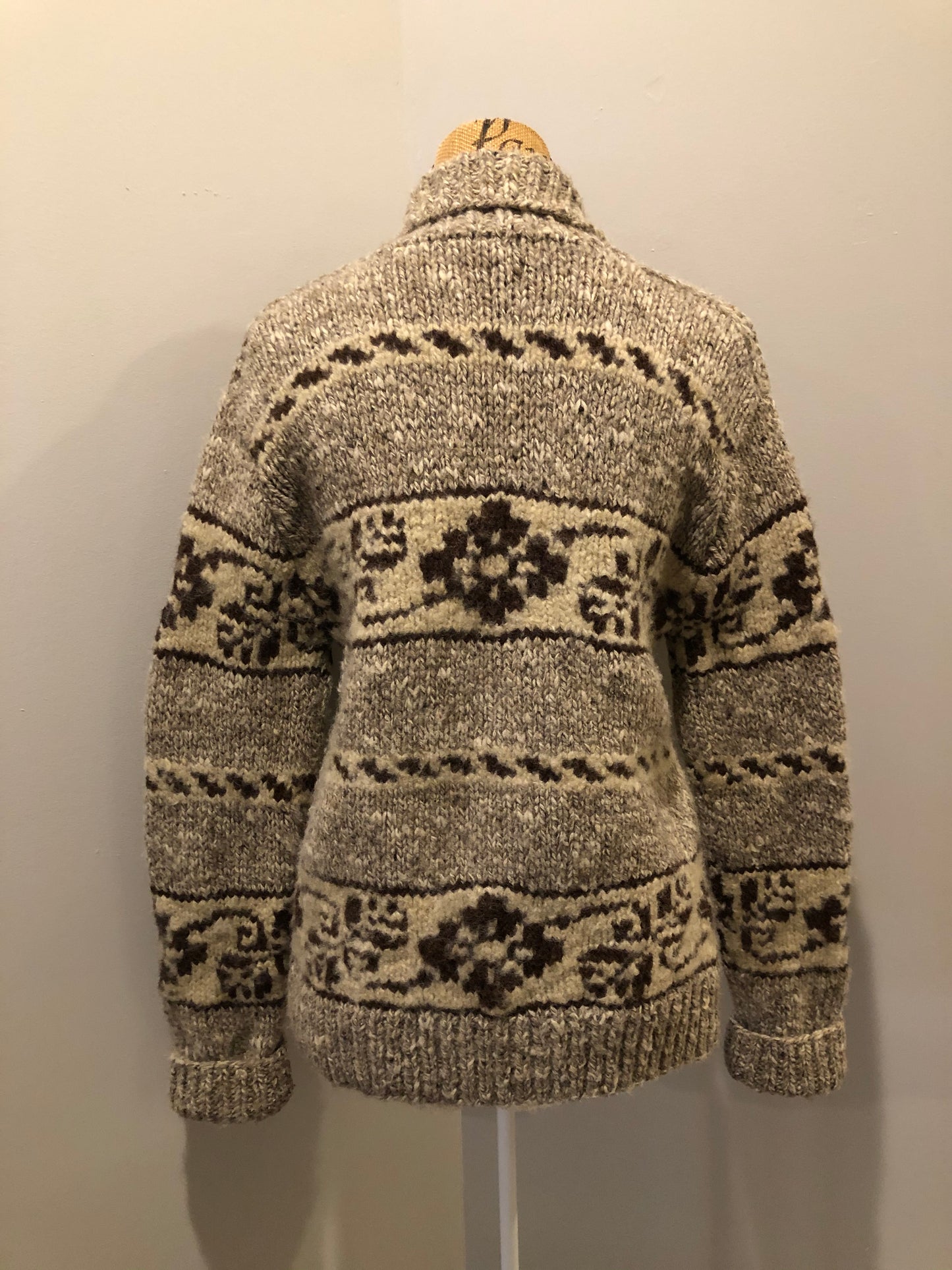 Kingspier Vintage - Cowichan style pullover sweater in grey, beige and dark brown with floral design and collar. Size medium/ large.