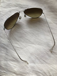 Kingspier Vintage - Ray-Ban Classic Aviator sunglasses with pilot shape, polished silver metal frame, class 3 / G-15 lens. Made in Italy.