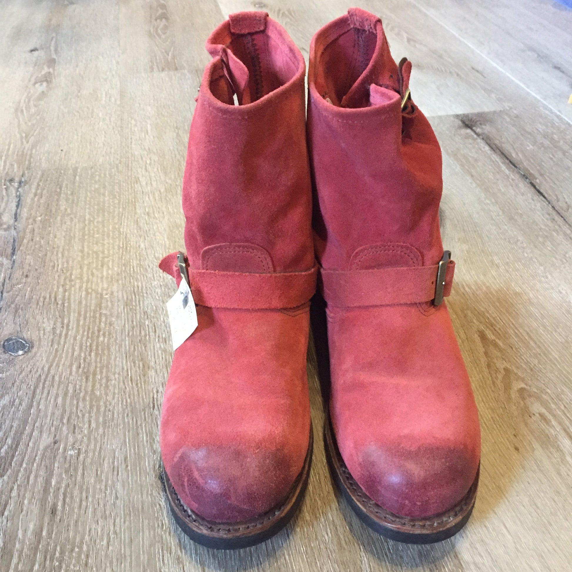 Kingspier Vintage - Rare vintage Shoe Company red suede easy engineer boots with Neoprene Cord Armortred oil resistant soles. Local 1776 Union made in Pennsylvania, USA.