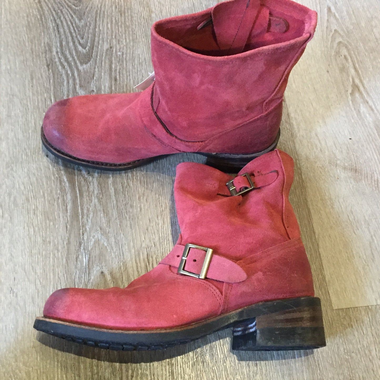 Kingspier Vintage - Rare vintage Shoe Company red suede easy engineer boots with Neoprene Cord Armortred oil resistant soles. Local 1776 Union made in Pennsylvania, USA.