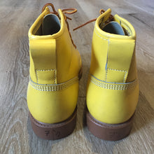 Load image into Gallery viewer, Kingspier Vintage - Vintage 1960s Star Valenti “Tuff Mac” class 1 safety work boots in yellow with steel toe and oil resistant sole. Union made in Canada.
