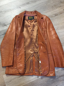 Kingspier Vintage - Alder brown leather jacket with button closures and three patch pockets. Made in California. Size 42.