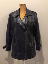 Load image into Gallery viewer, Kingspier Vintage - Lawrence Roy black lambskin leather jacket with zipper and three zip slash pockets. Made in Canada. Size large.
