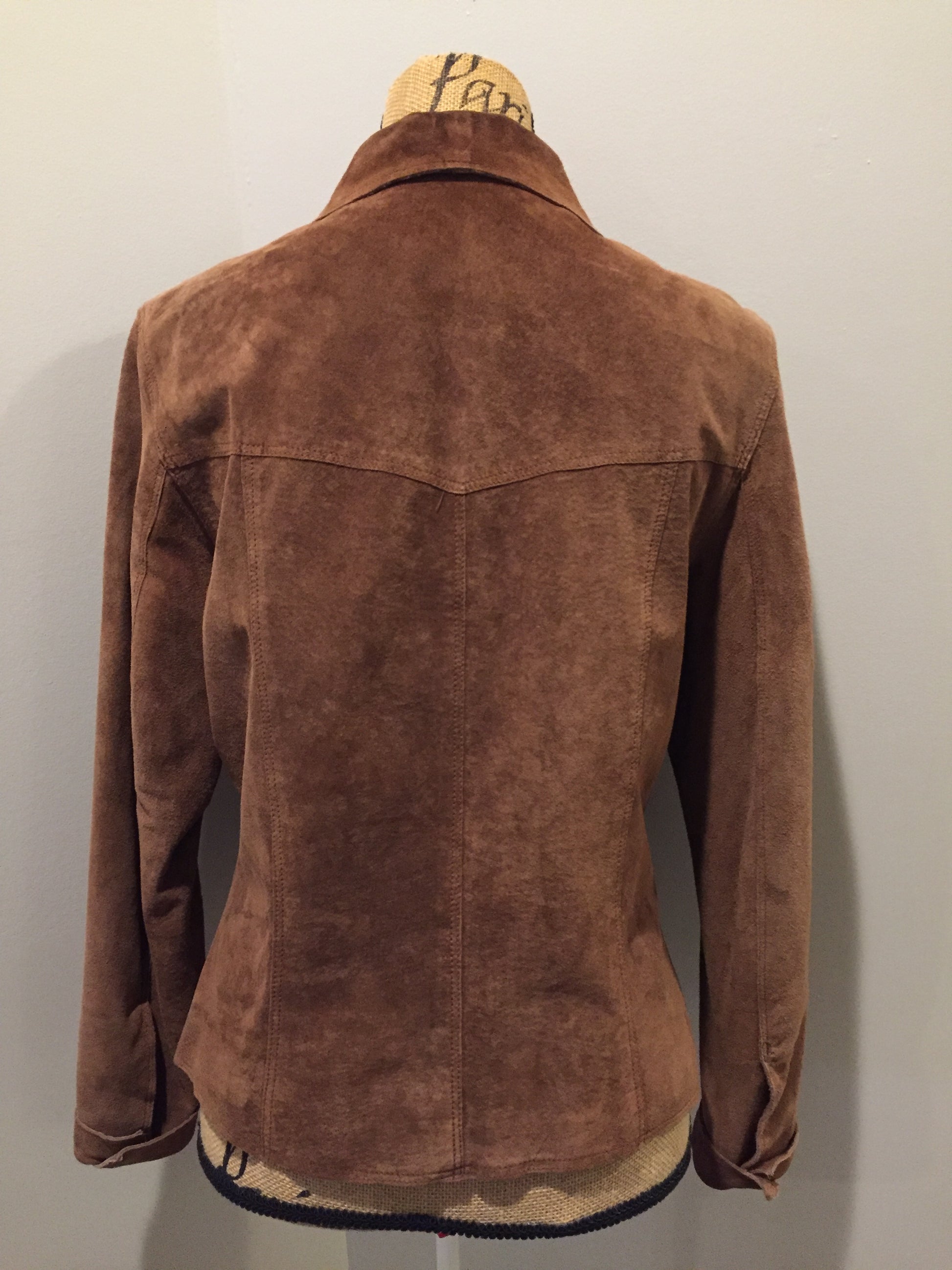 Kingspier Vintage - Danier brown suede jacket with snap closures, two flap pockets on the chest and cuffed sleeves. Size medium.