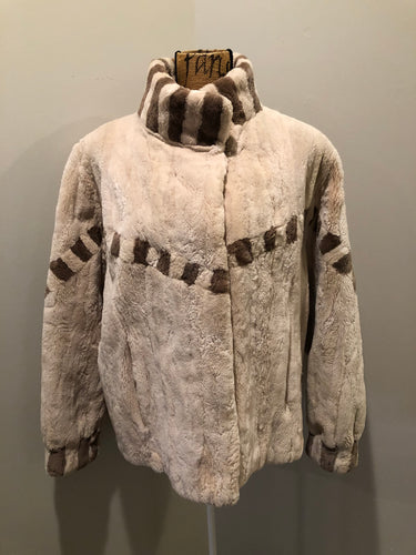 Kingspier Vintage - <p>REDUCED PRICE. This luxuriously soft shorn beaver jacket is in excellent shape. Ross Furs, Nova Scotia, Canada.</p>