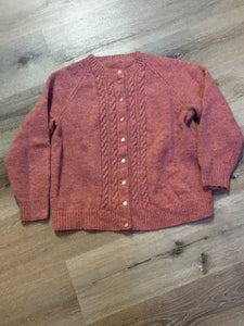 Kingspier Vintage - Hand Knit 100% wool cardigan in pink with cable knit stitch panel running down the center front. Size XS/S.