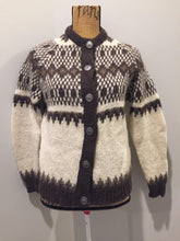 Load image into Gallery viewer, Kingspier Vintage - Vintage Pitlochry Knitwear cardigan in white with brown design and button closures. Size 40 (mens)
