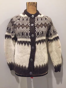 Kingspier Vintage - Vintage Pitlochry Knitwear cardigan in white with brown design and button closures. Size 40 (mens)