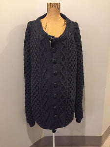 Kingspier Vintage - Hand knit honeycomb and cable stitch cardigan in charcoal grey with button closures. Fibres are unknown. Size XXL (mens).