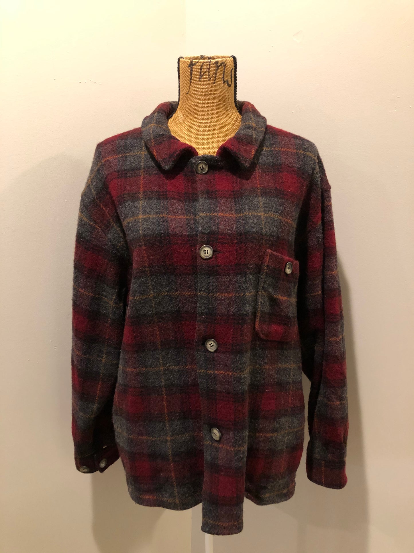 Kingspier Vintage - Woolrich red and grey plaid wool lumberjack shirt with button closures and one patch pocket on the chest.