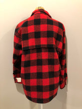 Load image into Gallery viewer, Kingspier Vintage - Red plaid lumberjack shirt with button closures and two flap pockets on the chest.
