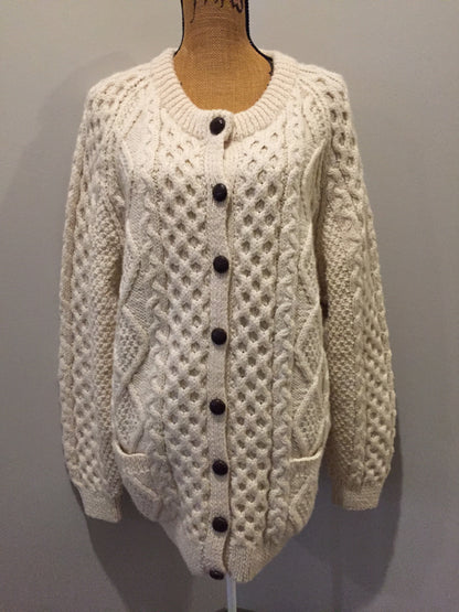 Kingspier Vintage - Trivoli fisherman’s style honeycomb and diamond stitch wool cardigan in cream with buttons and patch pockets. Size L/XL.