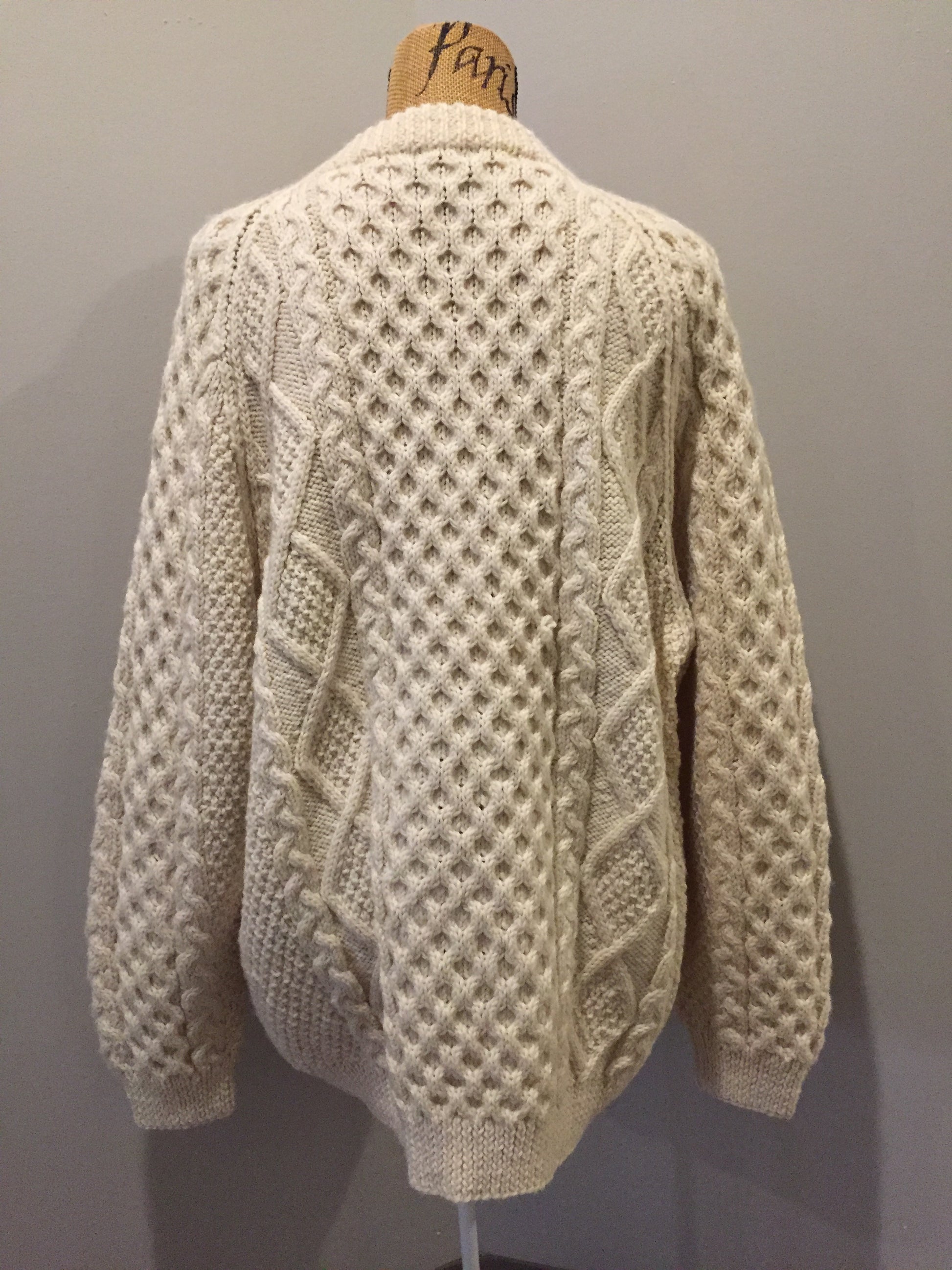 Kingspier Vintage - Trivoli fisherman’s style honeycomb and diamond stitch wool cardigan in cream with buttons and patch pockets. Size L/XL.