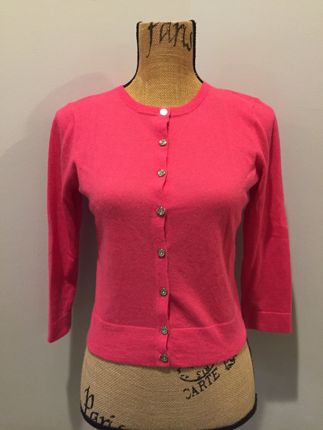 Kingspier Vintage - Magaschoni cashmere cardigan in watermelon pink with buttons. Size XS.
