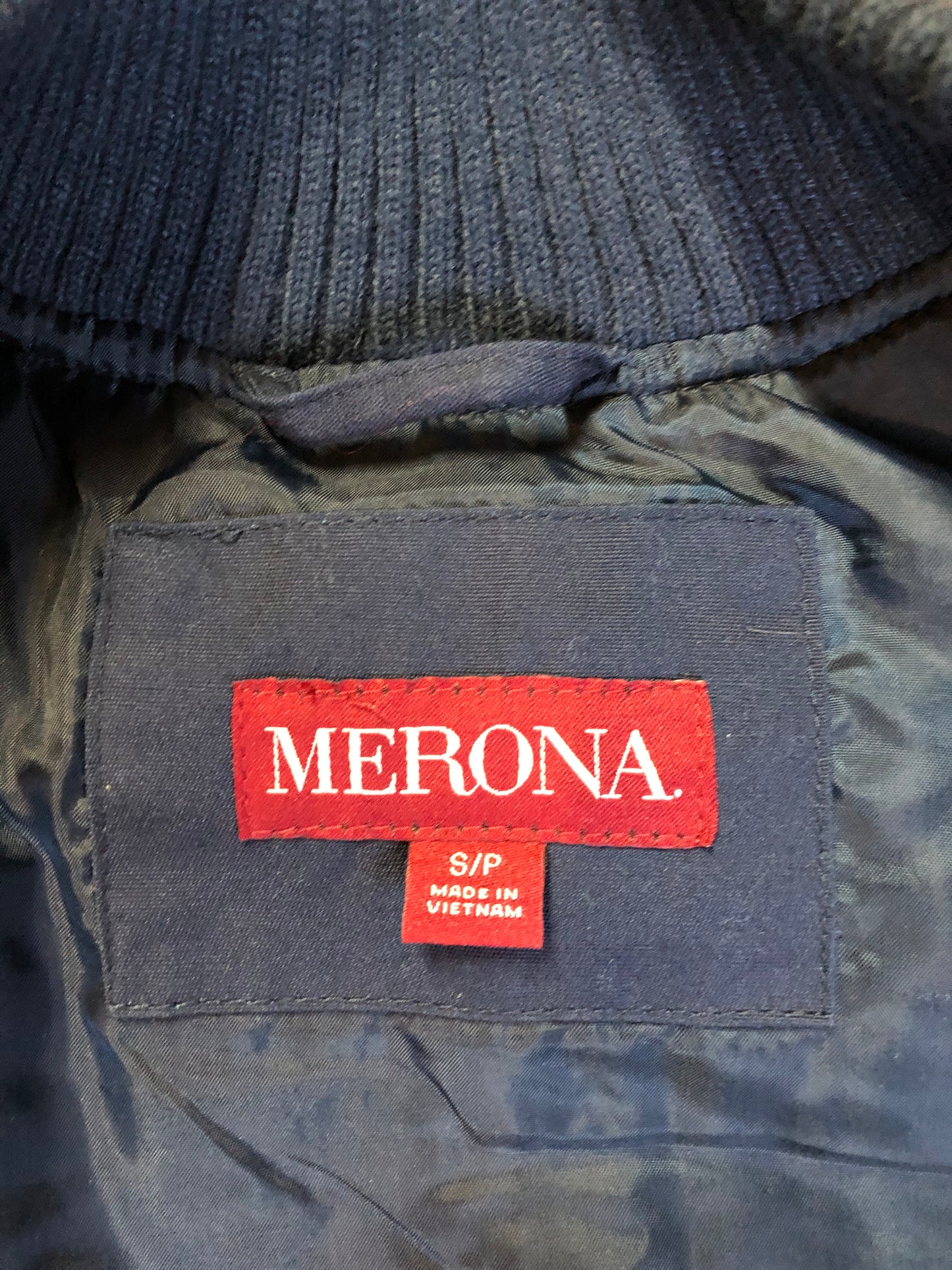 Kingspier Vintage - Merona navy blue puffer vest with zipper closure, slash pockets and inside pocket. Size small.