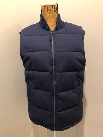 Kingspier Vintage - Merona navy blue puffer vest with zipper closure, slash pockets and inside pocket. Size small.