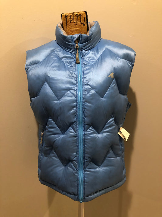 Kingspier Vintage - Eastern Mountain Sports periwinkle blue down filled puffer vest with zipper closure, zip pockets and zip inside pocket. Size medium.