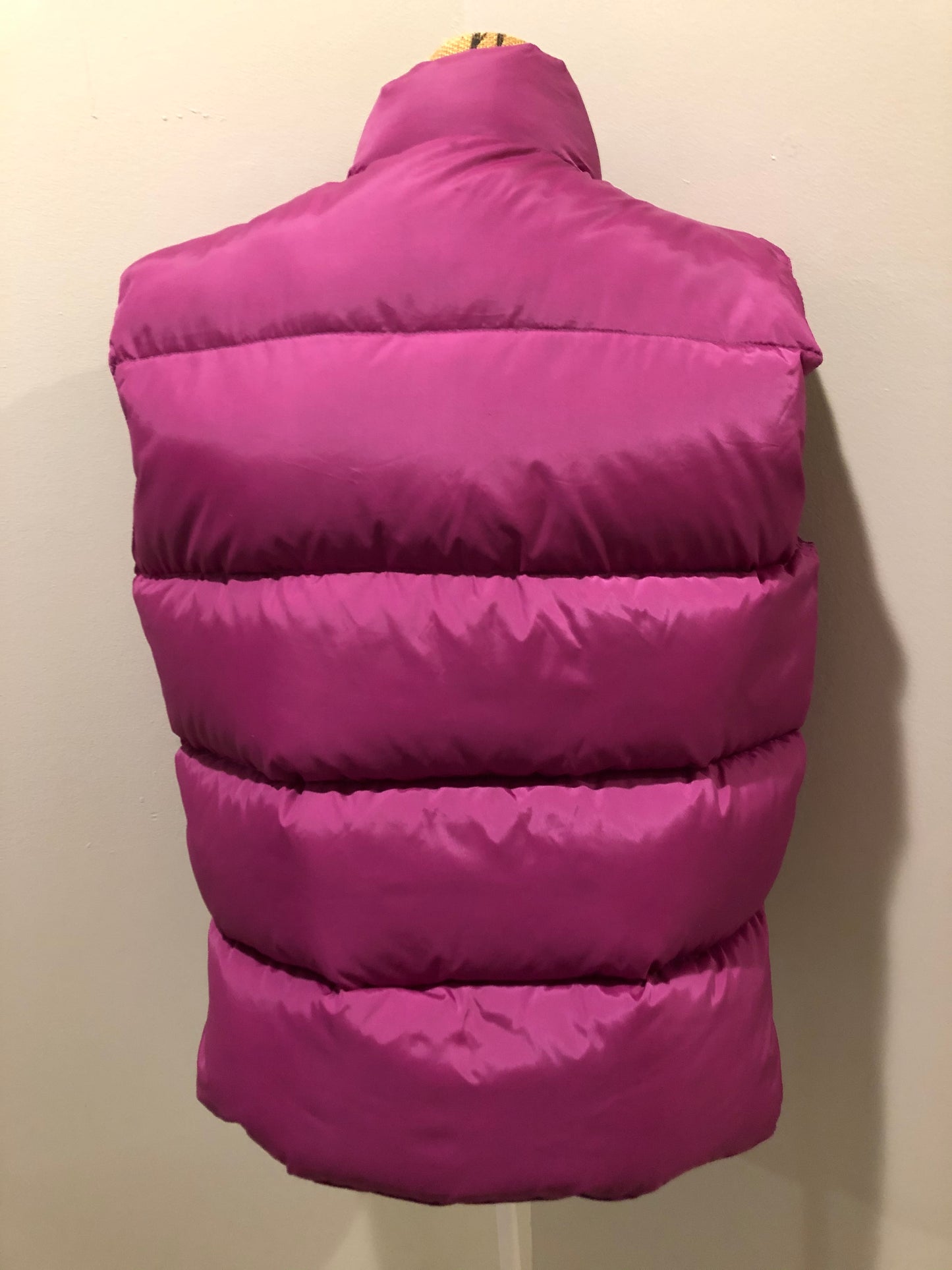 Kingspier Vintage - L.L.Bean dark pink down filled puffer vest with snap closures, slash pockets and is longer in the back. Size medium.