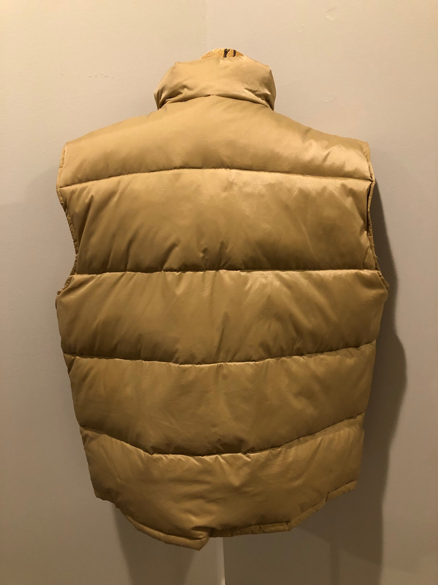 Kingspier Vintage - Exhaust Function tan down filled puffer vest with zipper closure and slash pockets. size XXL.