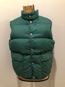 Kingspier Vintage - L.L.Bean forest green down filled puffer vest with snap closures, patch pockets and is longer in the back.