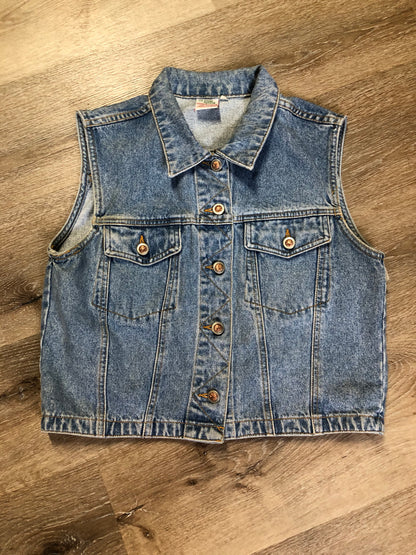 Kingspier Vintage - The Jeans Illegal Trademark denim vest with button closures and two flap pockets on the chest. Size medium.