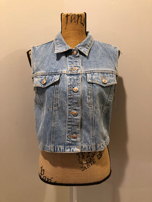 Kingspier Vintage - The Jeans Illegal Trademark denim vest with button closures and two flap pockets on the chest. Size medium.