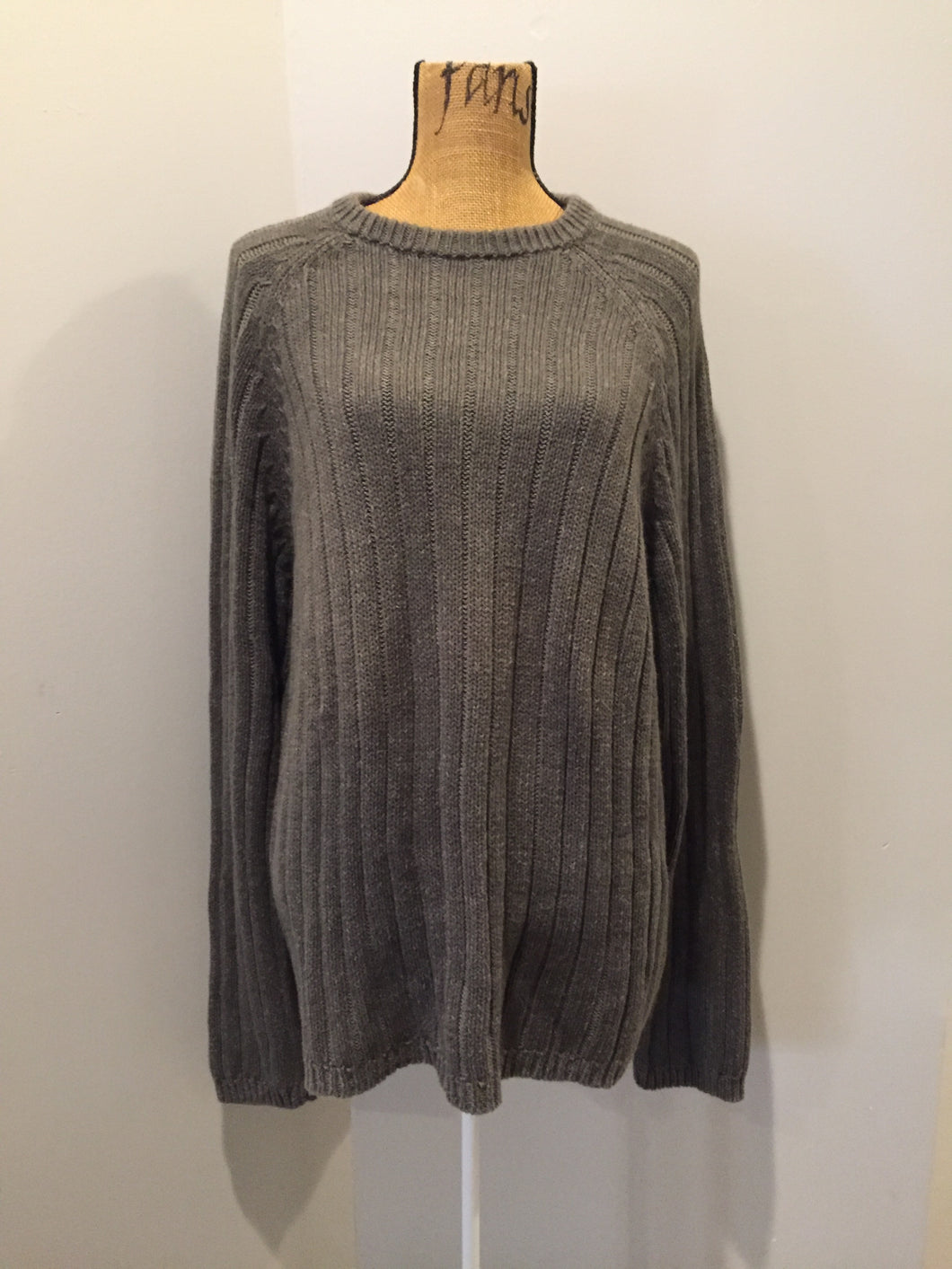 Kingspier Vintage - Woolrich ribbed knit wool sweater in army green. Size XL.