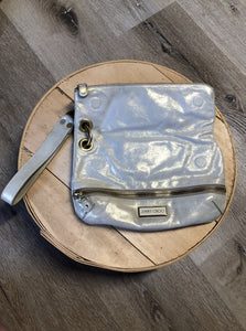 Kingspier Vintage - Authentic Jimmy Choo Mave foldover clutch in Iridescent white calfskin leather with gold hardware, suede lining, magnetic snap and zip closures.