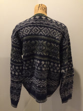 Load image into Gallery viewer, Kingspier Vintage - Wool jumper in navy/green/grey. Size L/XL.
