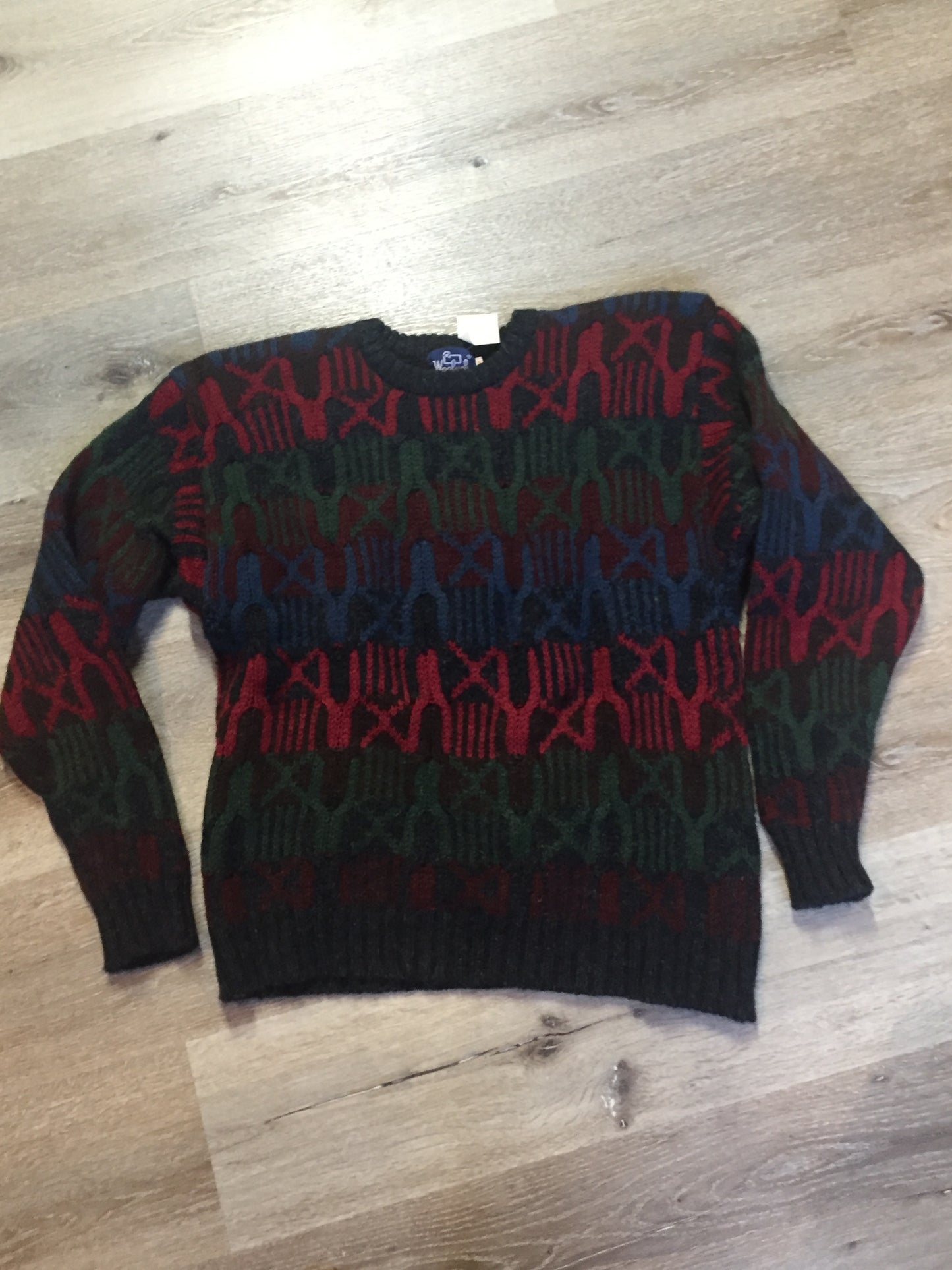 Kingspier Vintage - Woolrich grey/red/blue/green wool jumper. Size L/XL.