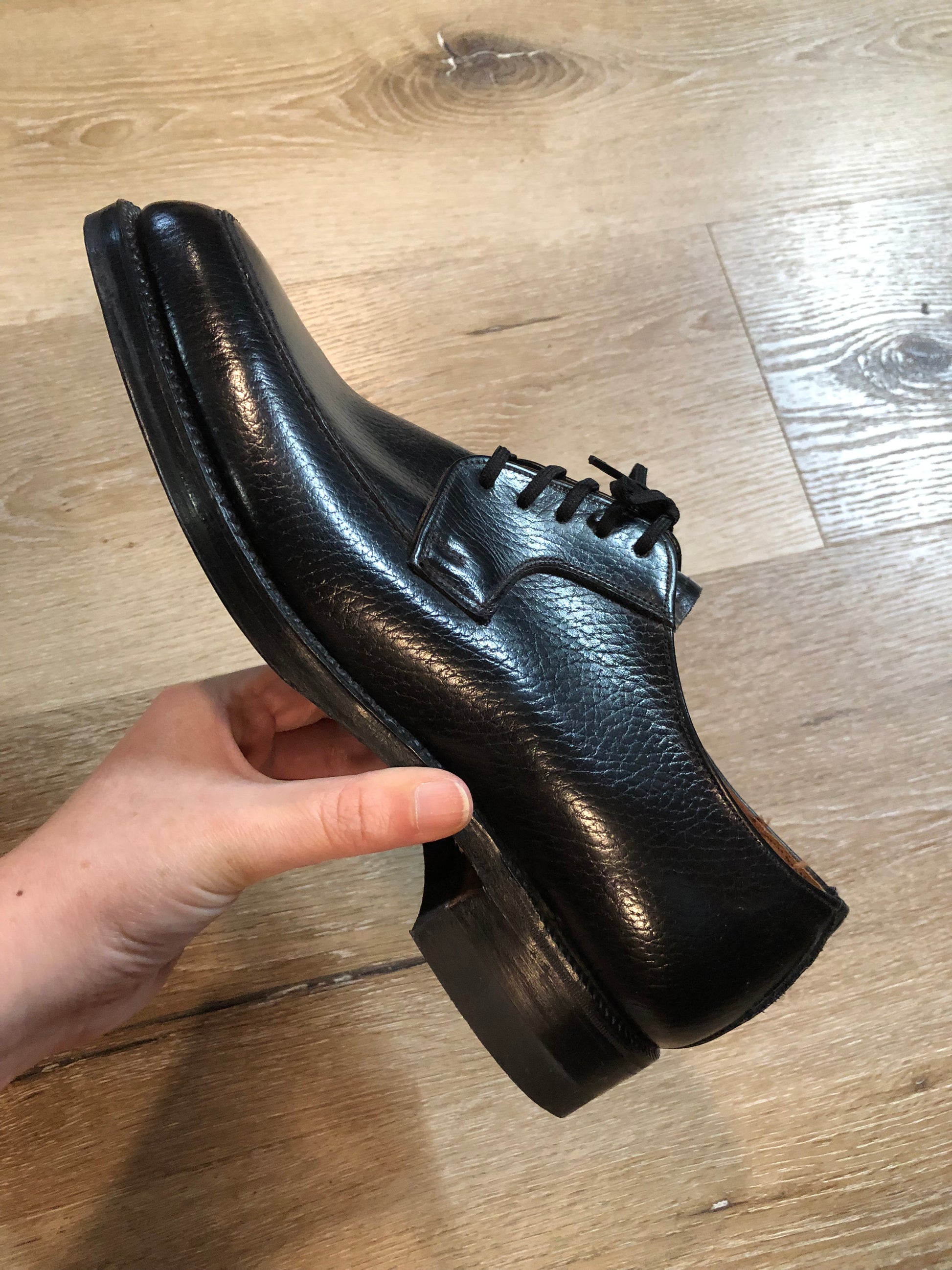 Vintage Hartt deadstock black leather dress shoes. Circa 1960’s. Made in Canada.  Size no marked size Fits like a 6.5M, 8W US/ 40 EUR