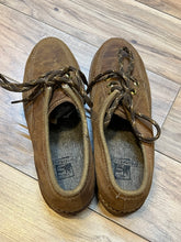 Load image into Gallery viewer, Vintage Prospector 1980’s NWOT deadstock moc toe three eyelet brown leather shoes, Made in Canada

Size US 8 womens
