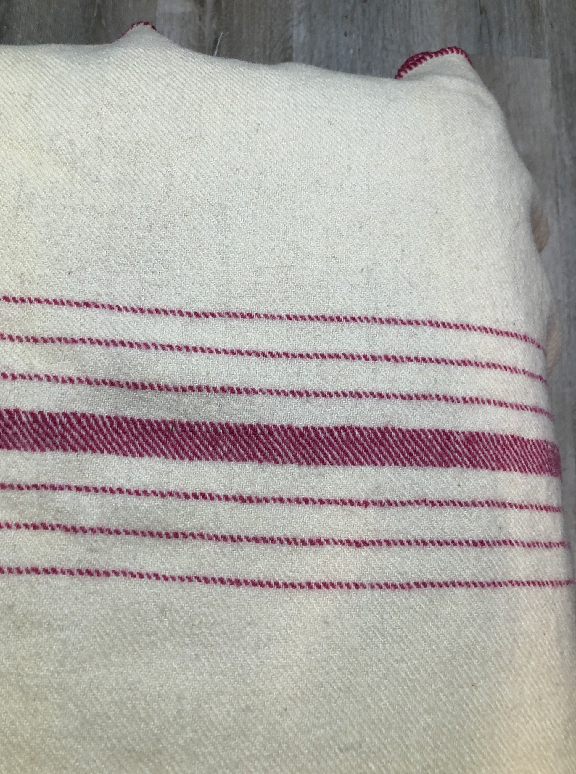 Kingspier Vintage - Vintage cream 100% wool small blanket or throw with dark pink stripe at both ends.