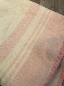 Kingspier Vintage - Vintage Eatonia beige with light pink stripe wool blanket