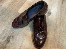 Load image into Gallery viewer, Kingspier Vintage - Burgundy Full Brogue Wingtip Loafers with Tassels by Tradition - Sizes: 7M 8.5W 39-40EURO, Made in Chzechoslovakia, Genuine Leather Soles
