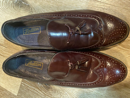 Kingspier Vintage - Burgundy Full Brogue Wingtip Loafers with Tassels by Tradition - Sizes: 7M 8.5W 39-40EURO, Made in Chzechoslovakia, Genuine Leather Soles