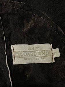 Vintage Cardon brown shearling jacket with two front pockets and button closures.

Made in Argentina
Size 38”