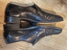 Load image into Gallery viewer, Kingspier Vintage - Black Kangaroo Leather Loafers with Small Metal Detail on Tongue by Dack&#39;s - Sizes: 8M 10W 40-41EURO, Made in New Brunswick Canada, Genuine Kangaroo, New Cuoificio La Querce Leather Sole Jumbo Super Prime 5 1/3 (Italy), Vibram Rubber Heels
